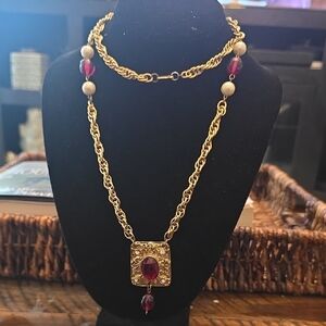 Elegant Gold and Red Pendant Necklace